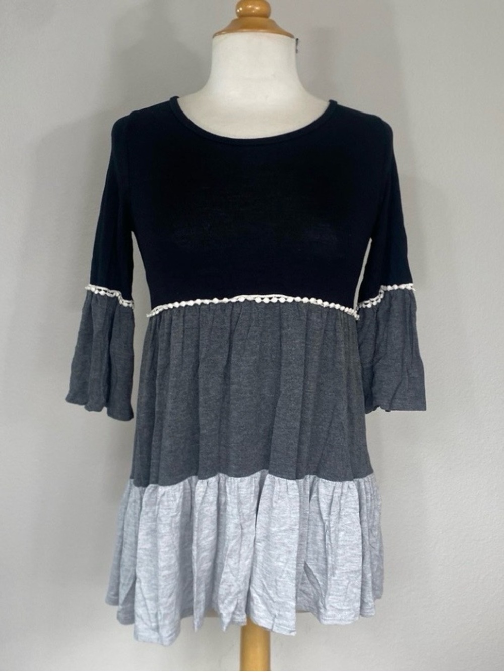 Celeste Juniors Black Gray Tiered Jersey Tunic Size Small Cottagecore Casual